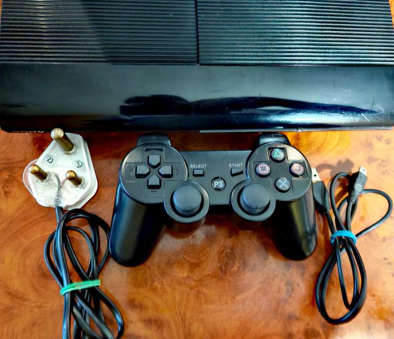 PLAYSTATION 3 120 GB CONSOLE & CONTROL.