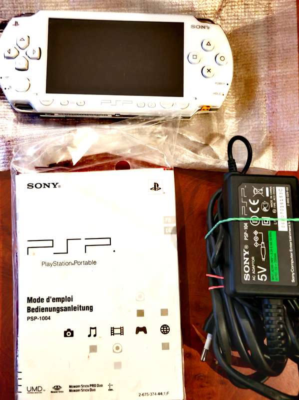 PSP CONSOLE (EXCELLENT CONDITION)