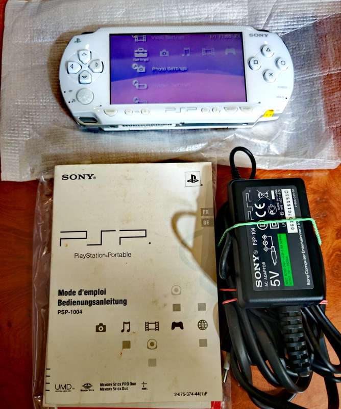 PSP CONSOLE (EXCELLENT CONDITION)