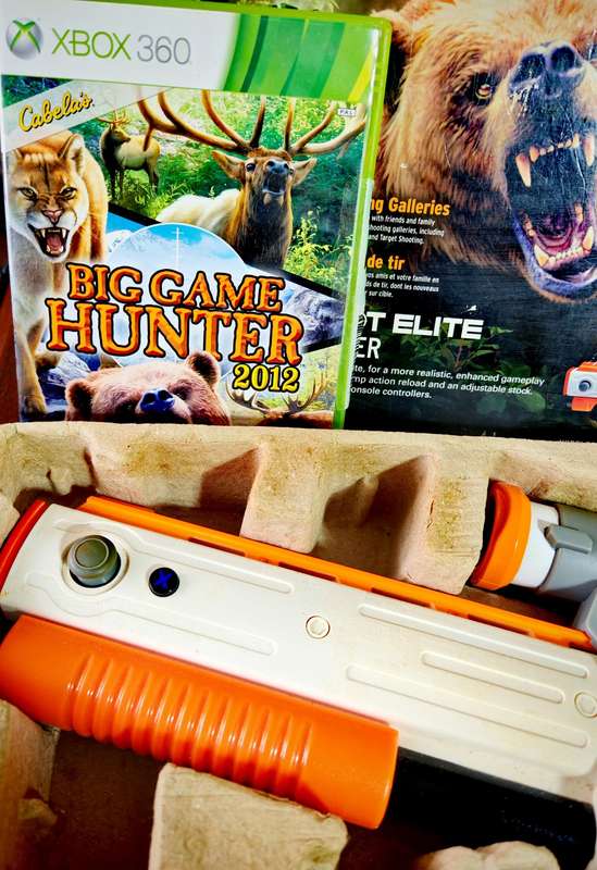 CABELAS DANGEROUS HUNTS 2012 GUN & GAME (COMPLETE GOOD CONDITION)