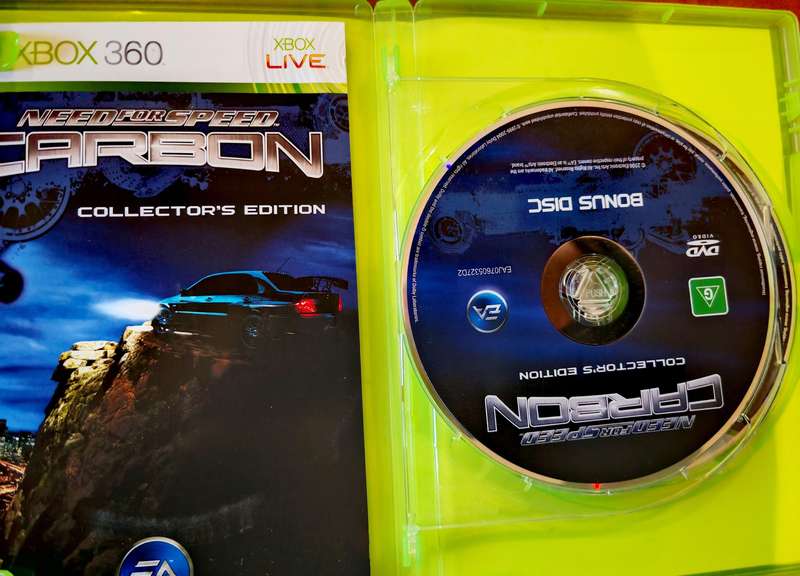 NEED FOR SPEED CARBON COLLECTORS EDITION (Xbox 360)