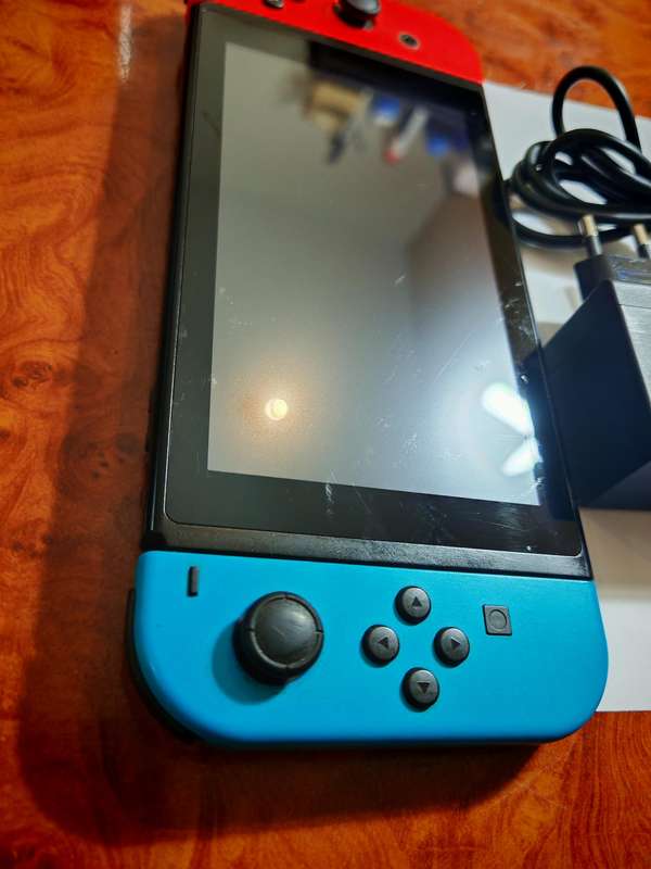 NINTENDO SWITCH CONSOLE