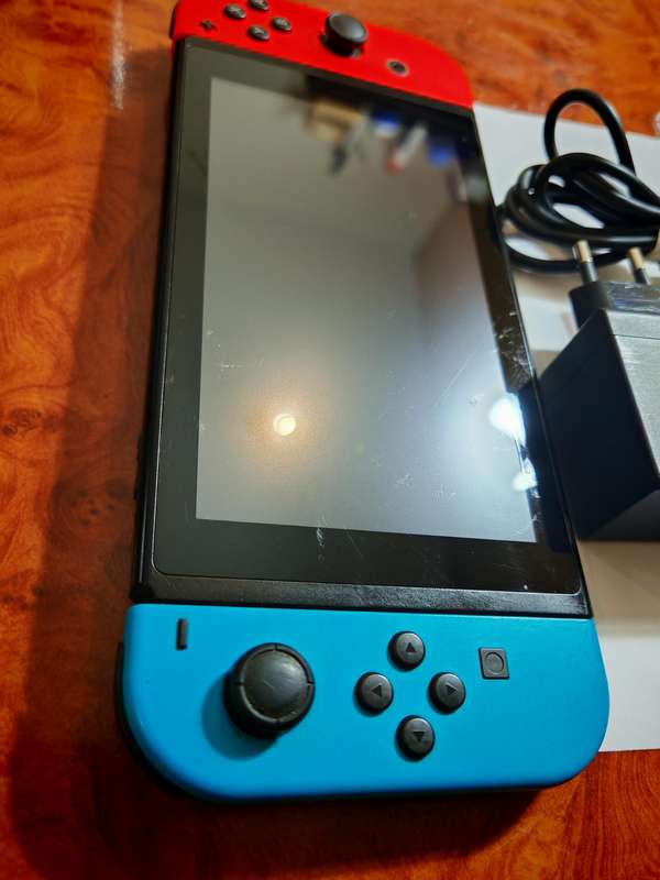 NINTENDO SWITCH CONSOLE
