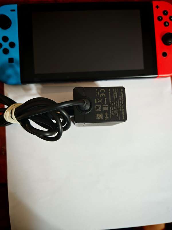 NINTENDO SWITCH CONSOLE