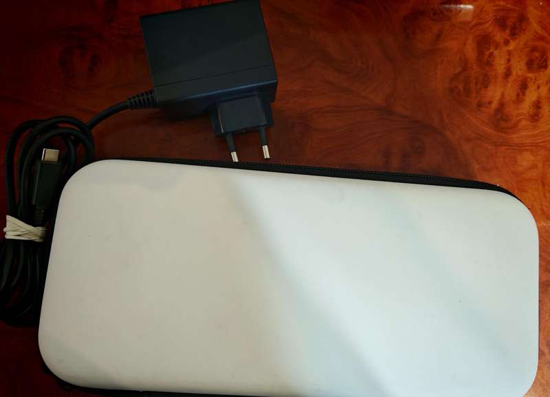 NINTENDO SWITCH CONSOLE