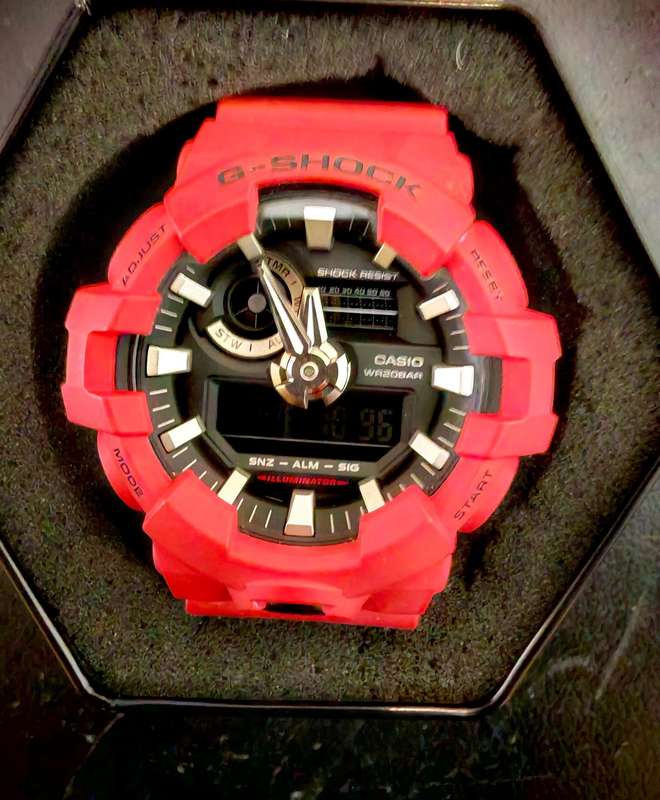 CASIO GENT'S G-SHOCK GA 700 WATCH