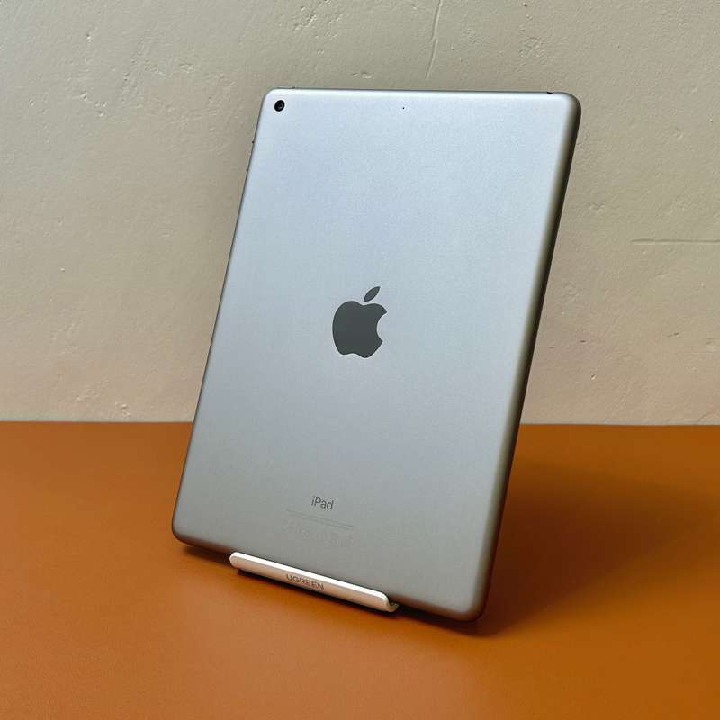 Apple iPad 5th Gen 9.7 Inch | Space Grey | 32GB | WiFi (1 Month Warranty)
