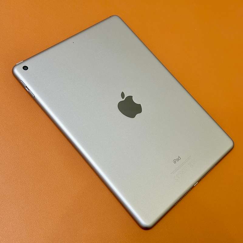 Apple iPad 5th Gen 9.7 Inch | Space Grey | 32GB | WiFi (1 Month Warranty)