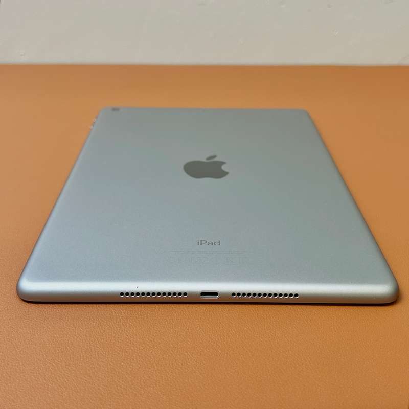 Apple iPad 5th Gen 9.7 Inch | Space Grey | 32GB | WiFi (1 Month Warranty)