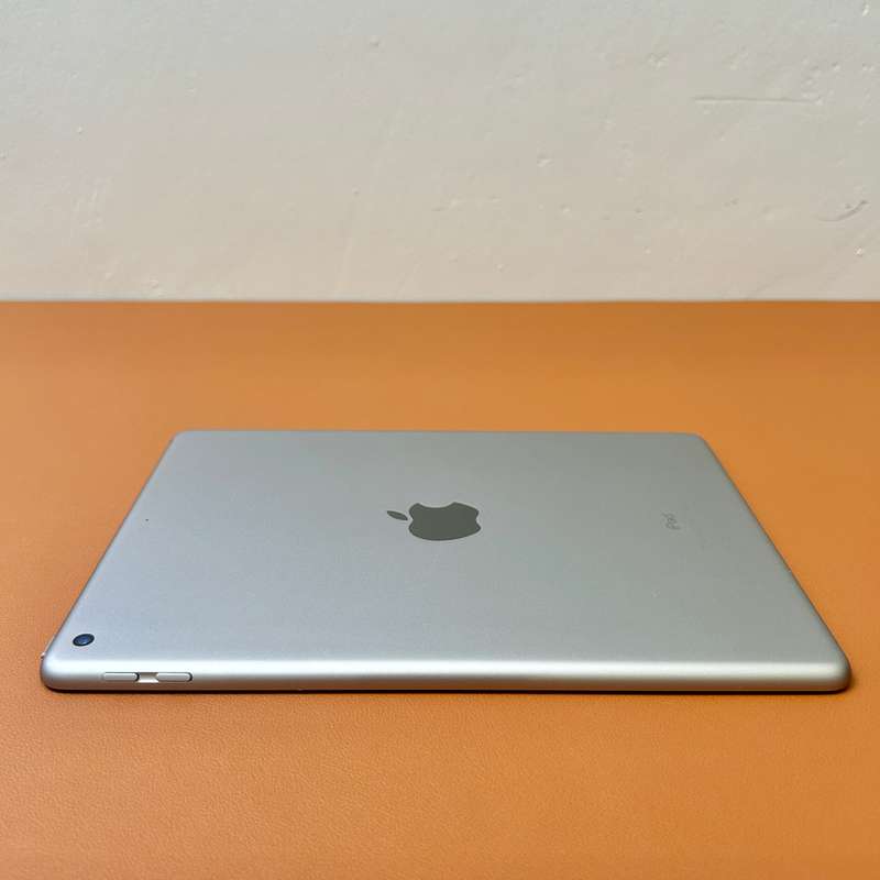 Apple iPad 5th Gen 9.7 Inch | Space Grey | 32GB | WiFi (1 Month Warranty)