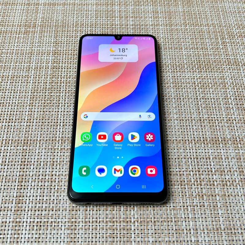 Samsung Galaxy A32 | Awesome Black | 128GB | Dual Sim (1 Month Warranty)