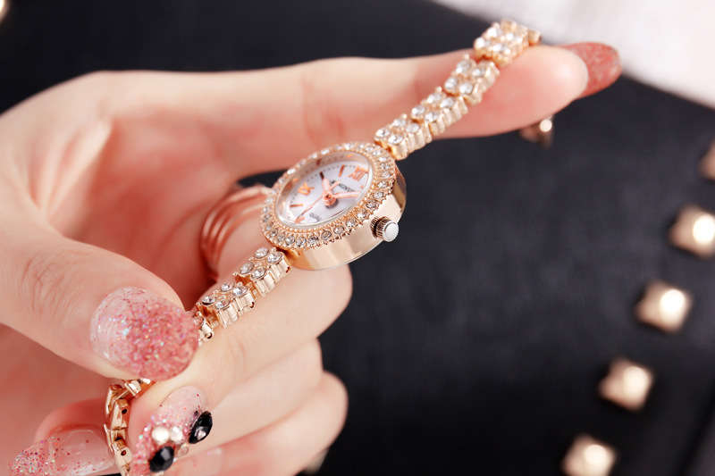 Ladies Wrist Watch Elegant Rosegold Belt Inlaid Crystals Quartz Watch