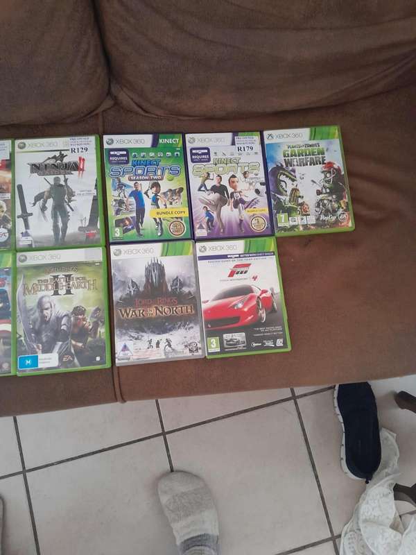 Xbox 360, kinect, 2 controllers, 10 games