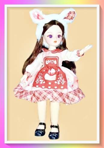 Gorgeous jointed fashion doll with complete outfit and accessories