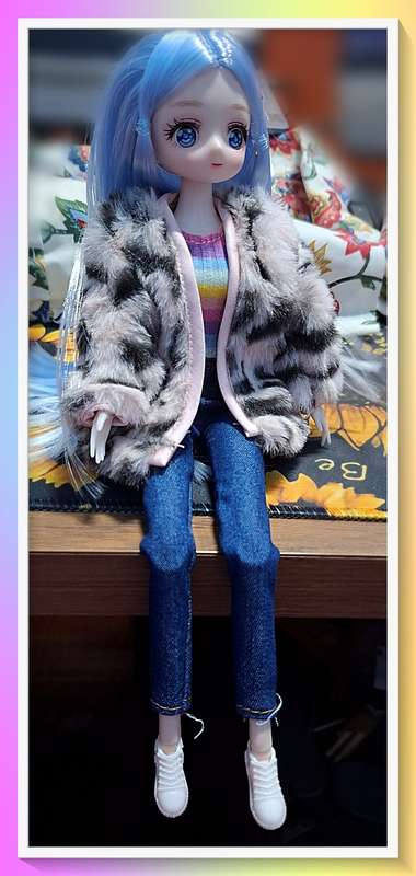Beautiful 30cm jointed doll with full outfit and surprise gift