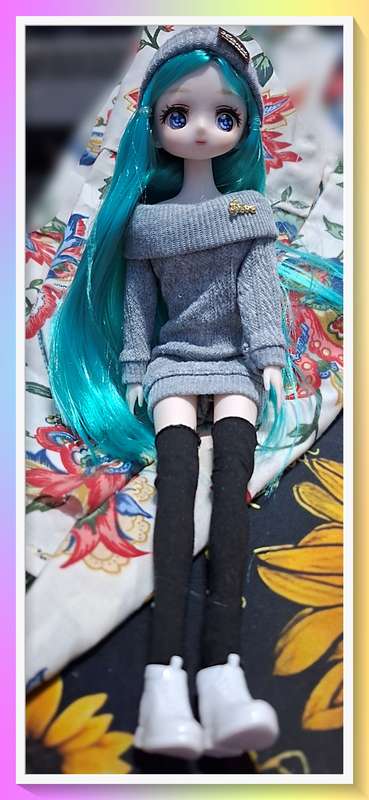 Adorable 30cm jointed doll with full outfit and surprise gift