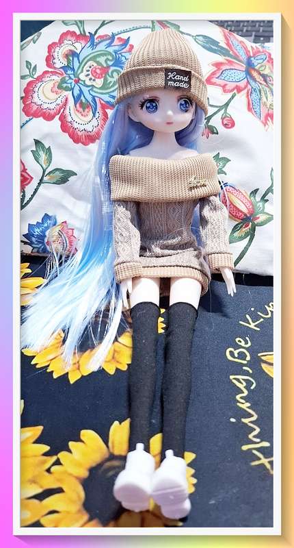 Fashionable 30cm jointed doll with full outfit and surprise gift