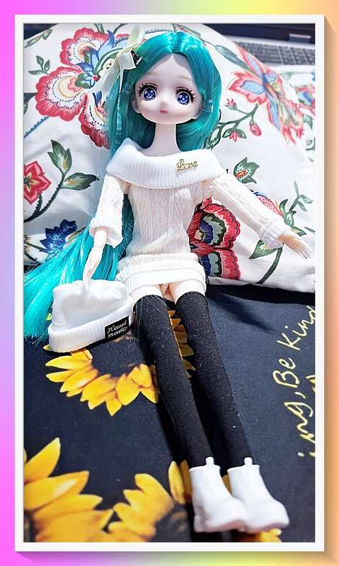 Sweet and Stylish 30cm jointed doll with full outfit and surprise gift