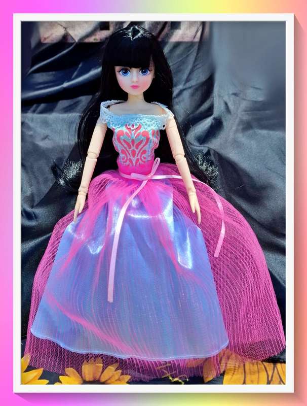 Gorgeous shimmer princess doll with surprise gift