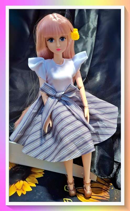 Lovely popular fashion smart outfit jointed doll with free gift