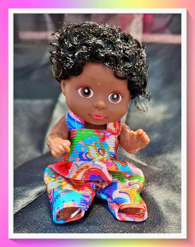 Amazing mini friend pocket size curly hair doll