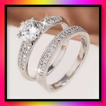 Stunning Sparkling stone 2 pc wedding design ring set Size: 9