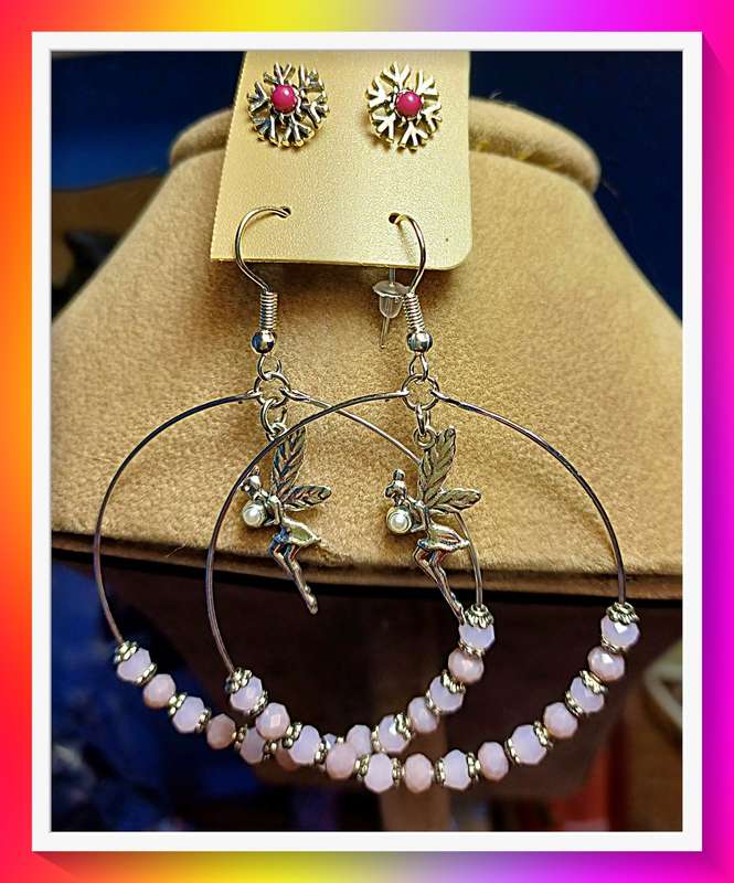 Beautiful fairy design earrings (2 pairs)