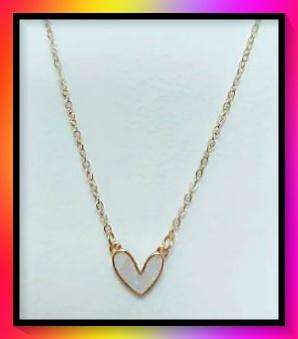 Enchanting heart necklace with white heart pendant