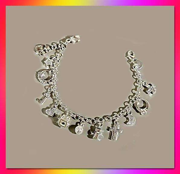 Stunning charm bracelet with a variety of charms