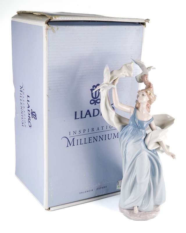 Nao by Lladro Gentle Breeze