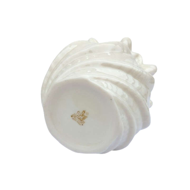 Belleek Irish Porcelain Neptune Sea Shell Pattern Vase
