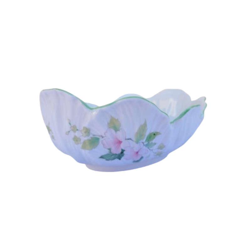 Elizabethan Staffordshire Porcelain Pastel Bowl