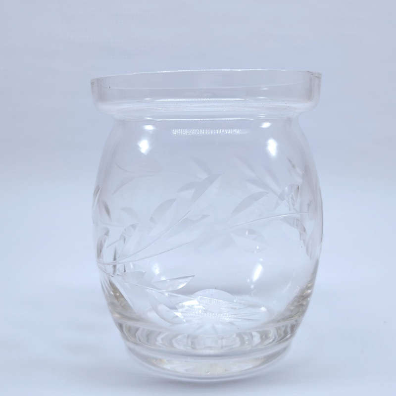 Quality vintage glass etched foliage pattern vase