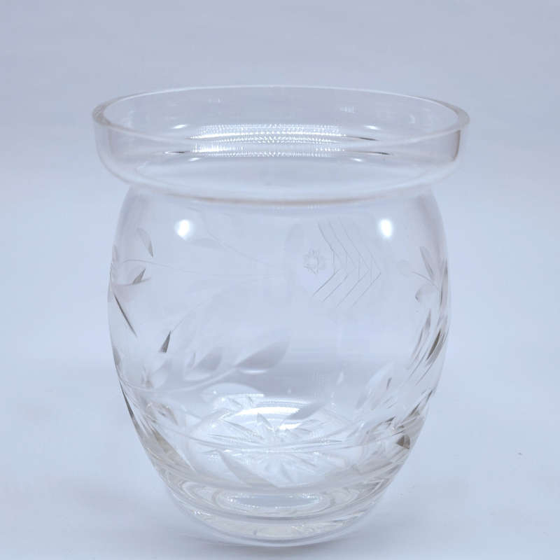 Quality vintage glass etched foliage pattern vase