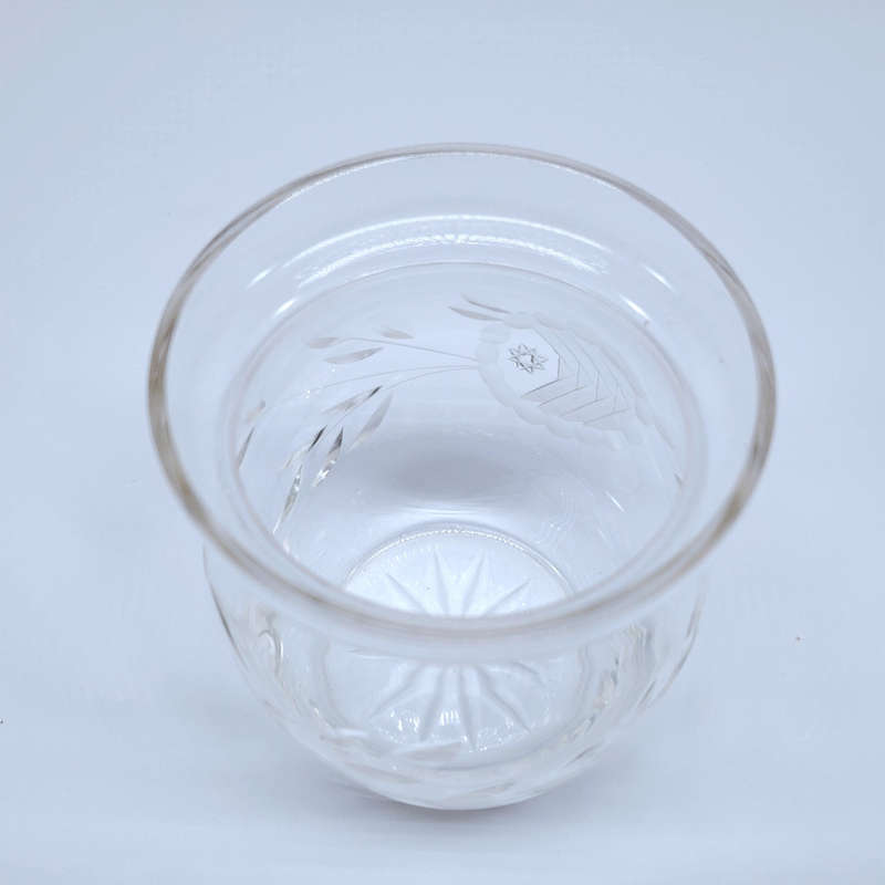 Quality vintage glass etched foliage pattern vase
