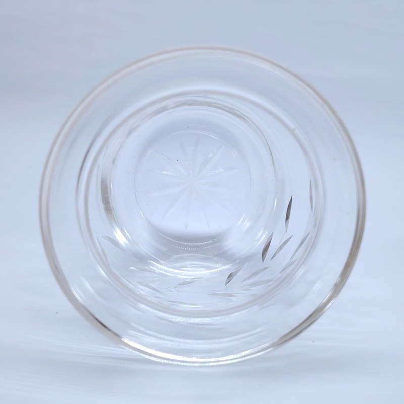 Quality vintage glass etched foliage pattern vase