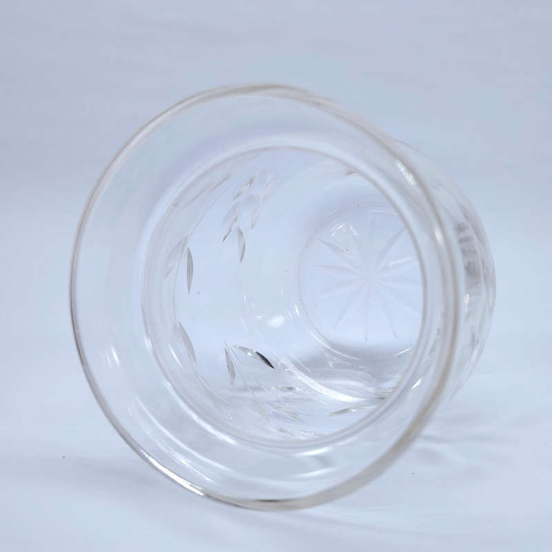 Quality vintage glass etched foliage pattern vase