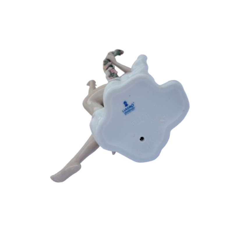 Lladro Figurine Fairy Garland Flowers #5860
