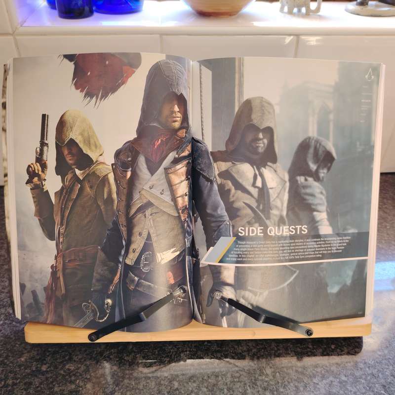 Assassin's Creed Unity Complete Offical Guide Book