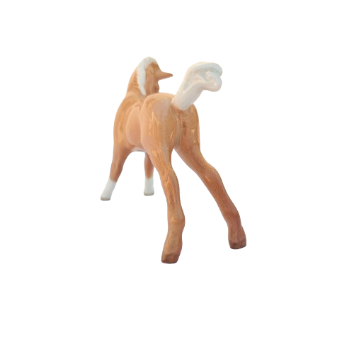 Vintage Beswick Foal Palomino stretched legs facing right model 815