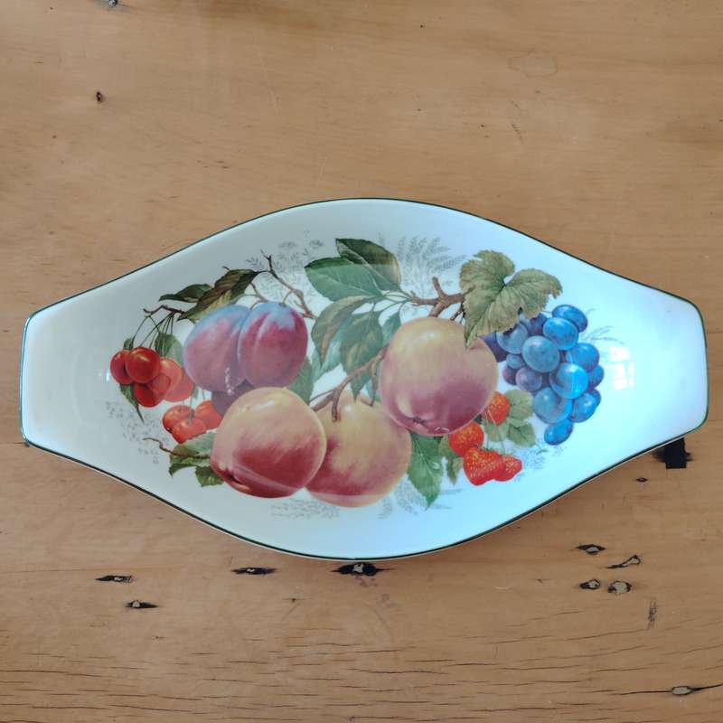 The Wiesenthal Classic White Paradise Valley 2142 Porcelain Fruit Platter