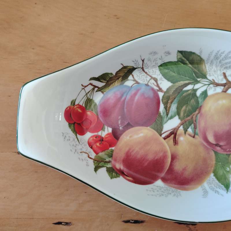 The Wiesenthal Classic White Paradise Valley 2142 Porcelain Fruit Platter