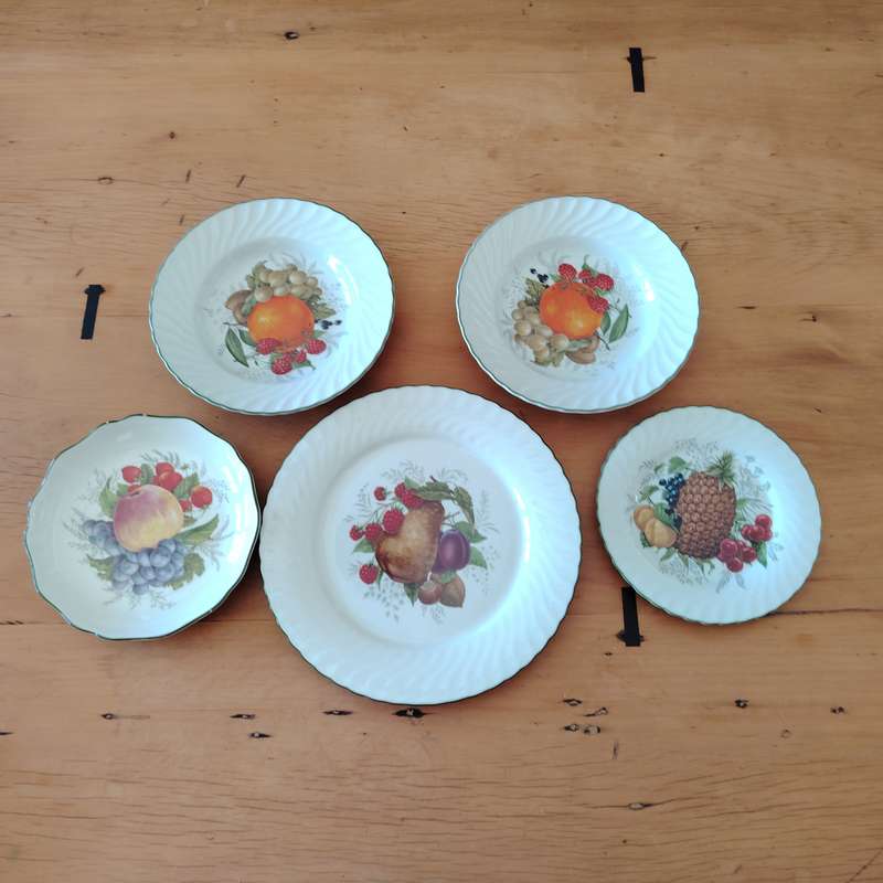The Wiesenthal Paradise Valley 2142 Porcelain Fruit Plates and Bowls
