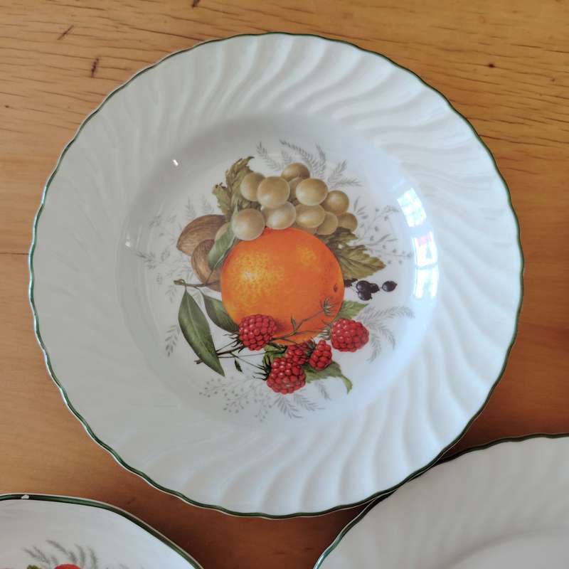 The Wiesenthal Paradise Valley 2142 Porcelain Fruit Plates and Bowls