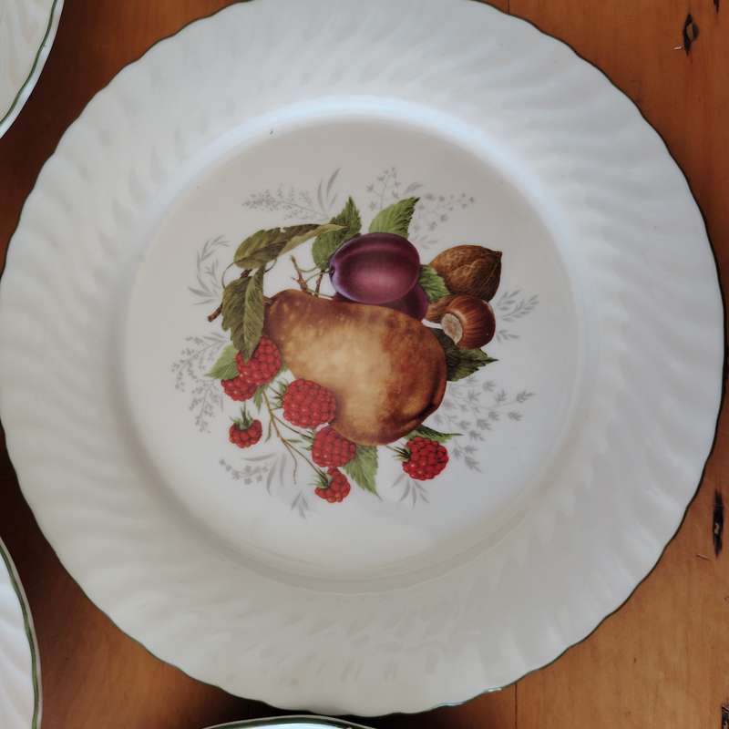 The Wiesenthal Paradise Valley 2142 Porcelain Fruit Plates and Bowls