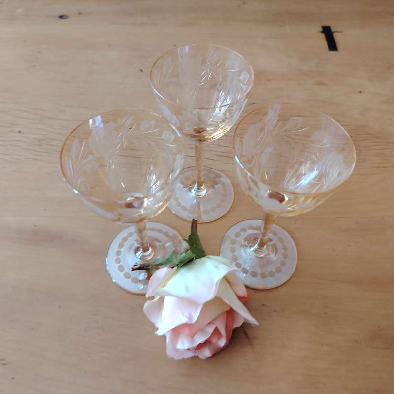 Vintage Etched Pink Optic Glass Wine Sherry Glasses
