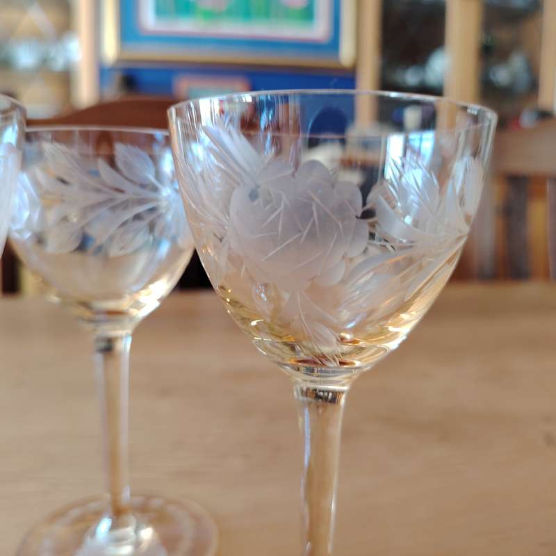Vintage Etched Pink Optic Glass Wine Sherry Glasses