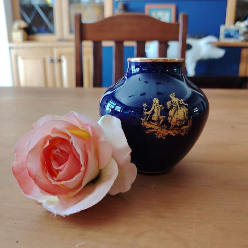 Round Courting Couple Cobalt Blue with Gold Etching Vase