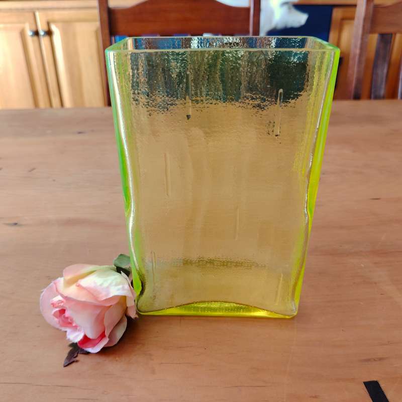 Vintage Riihimaan Lasi Mikko Helander Finnish Glass Vase