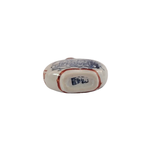Chinese porcelain snuff bottle with blue cobalt under glaze